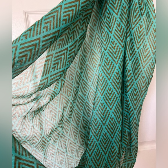 Lightweight teal and brown scarf - Picture 4 of 4